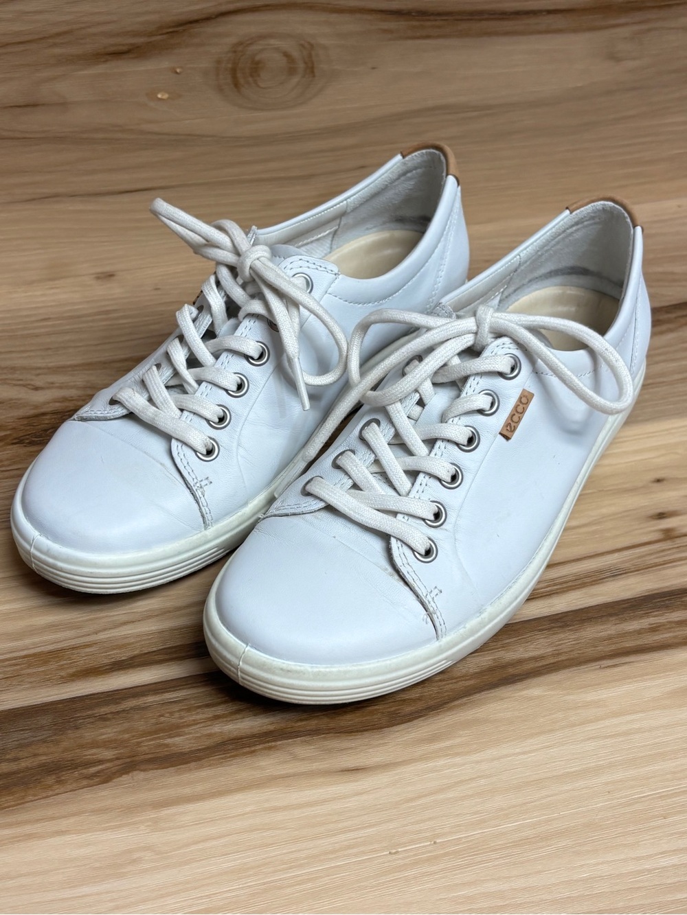 ECCO Soft 7 Women's Leather Lace-Up Sneaker size 7-7.5